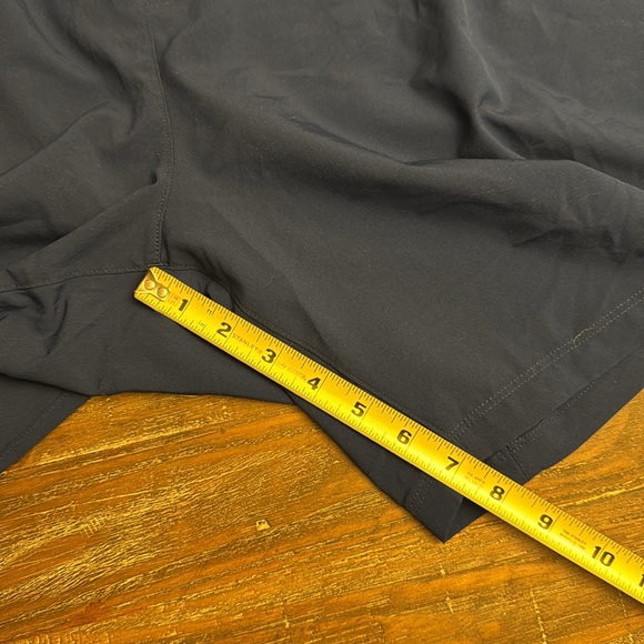 Men’s Old Navy athletic shorts - Picture 4 of 4